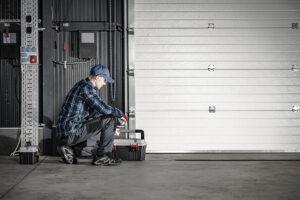 2024-02-–-TNT-Garage-Doors-BLOGM4.4-Choosing-the-Right-Commercial-Garage-Door-Opener