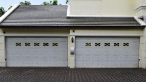 2024-06-–-TNT-Garage-Doors-BLOGM4.8-Single-vs-Double-Garage-Doors.